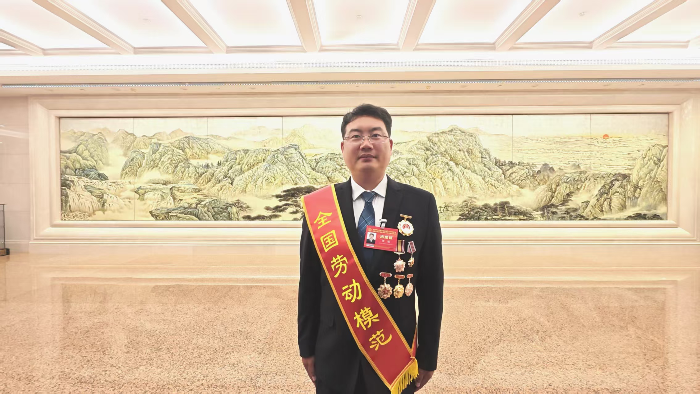 【坚守吃苦耐劳的本色 永做勤劳致富的表率】李瑶：胸怀百姓手握真理 于艰苦奋进中不改其乐